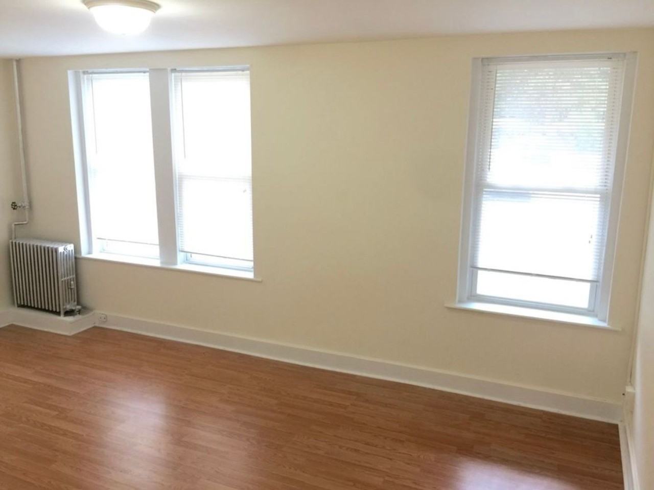 153 Washington St - Photo 4 of 10