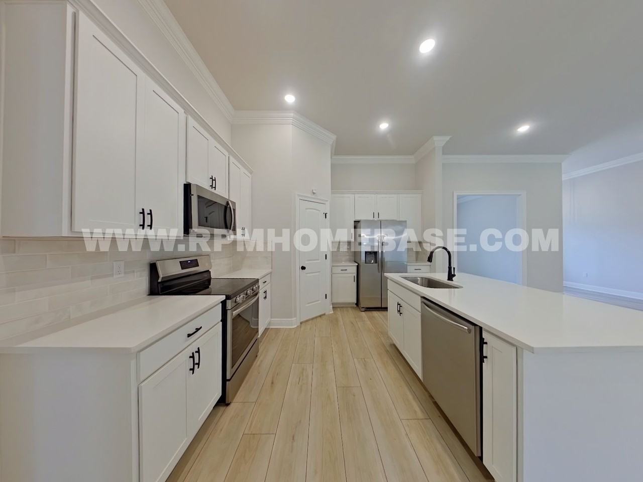 2700 Louis Cir - Photo 4 of 22