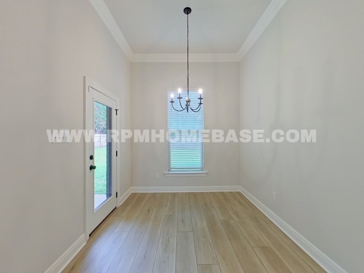 2700 Louis Cir - Photo 7 of 22