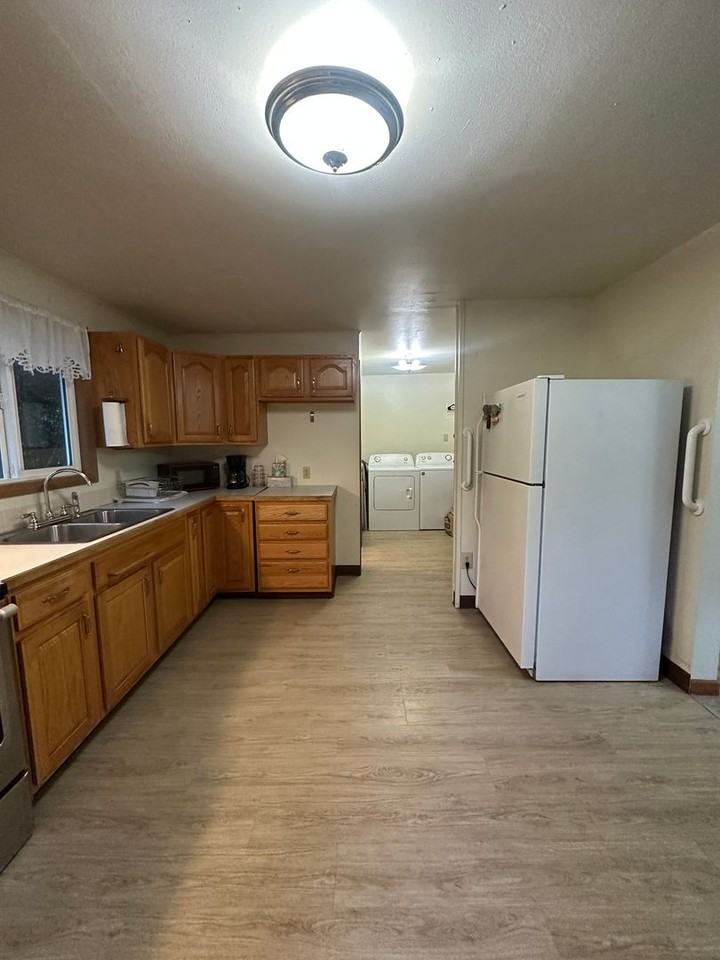3439 Peninsula Rd - Photo 4 of 9