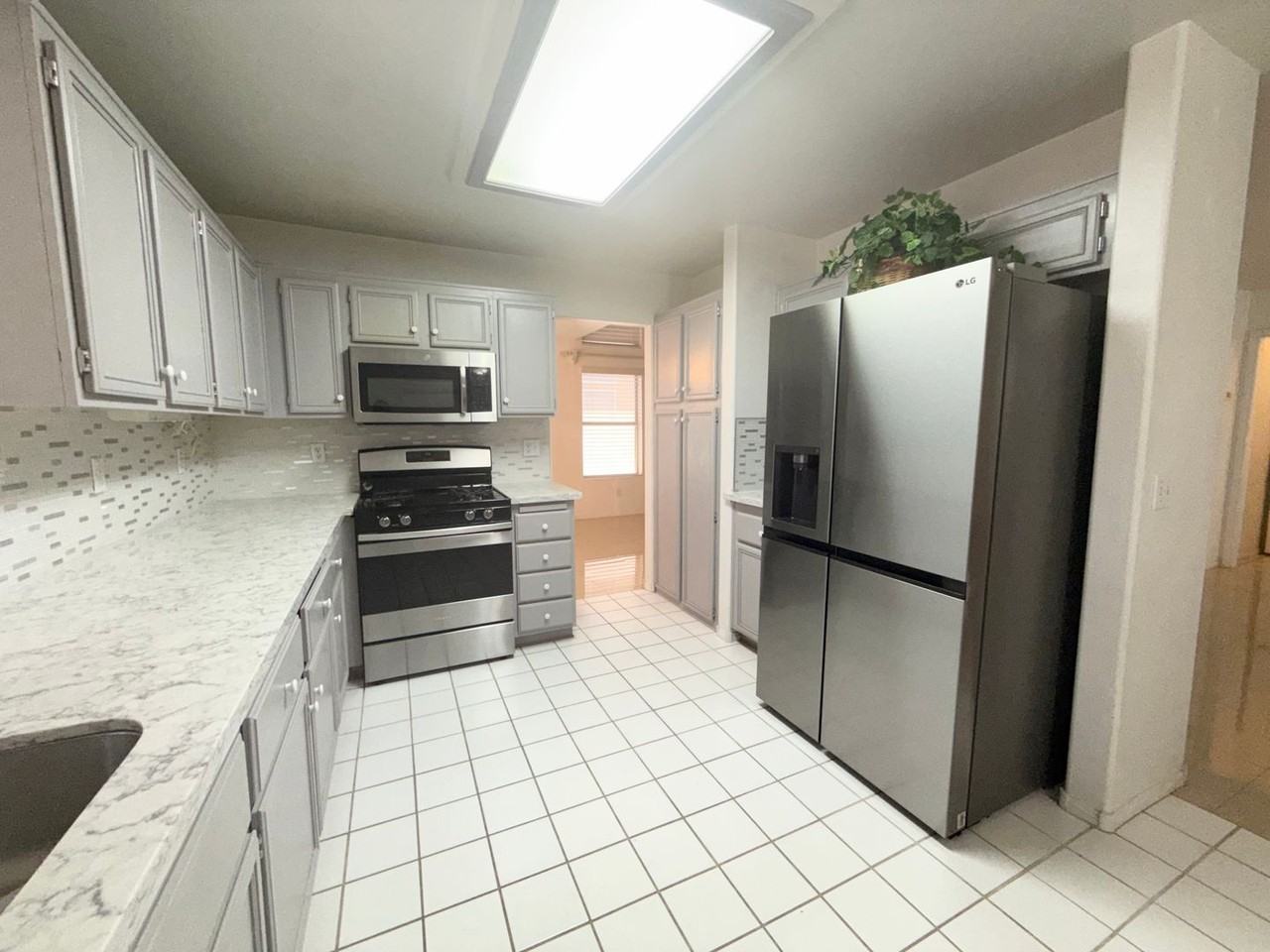 1778 Blue Ribbon Dr - Photo 2 of 27