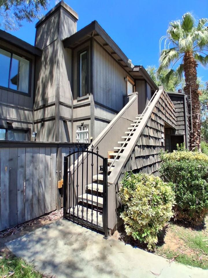 1190 S Winery Ave #222 - Photo 3 of 29