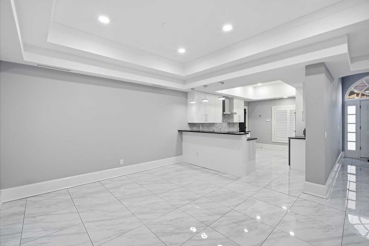 2418 W Palm Dr - Photo 7 of 39