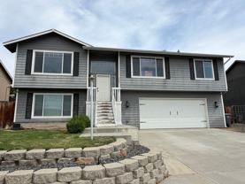 2581 Ne Noble Loop - Photo 1 of 1