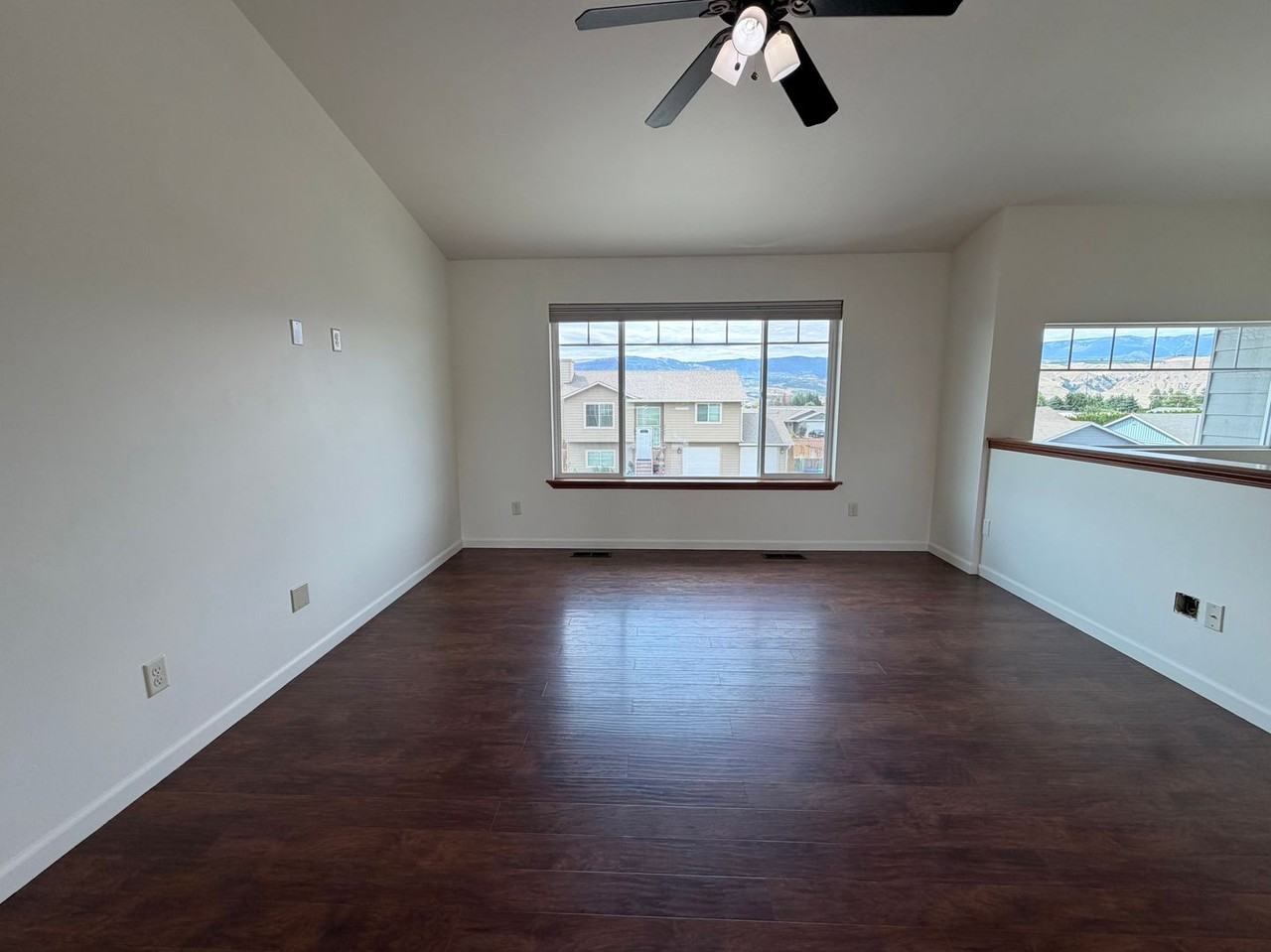 2581 Ne Noble Loop - Photo 2 of 23