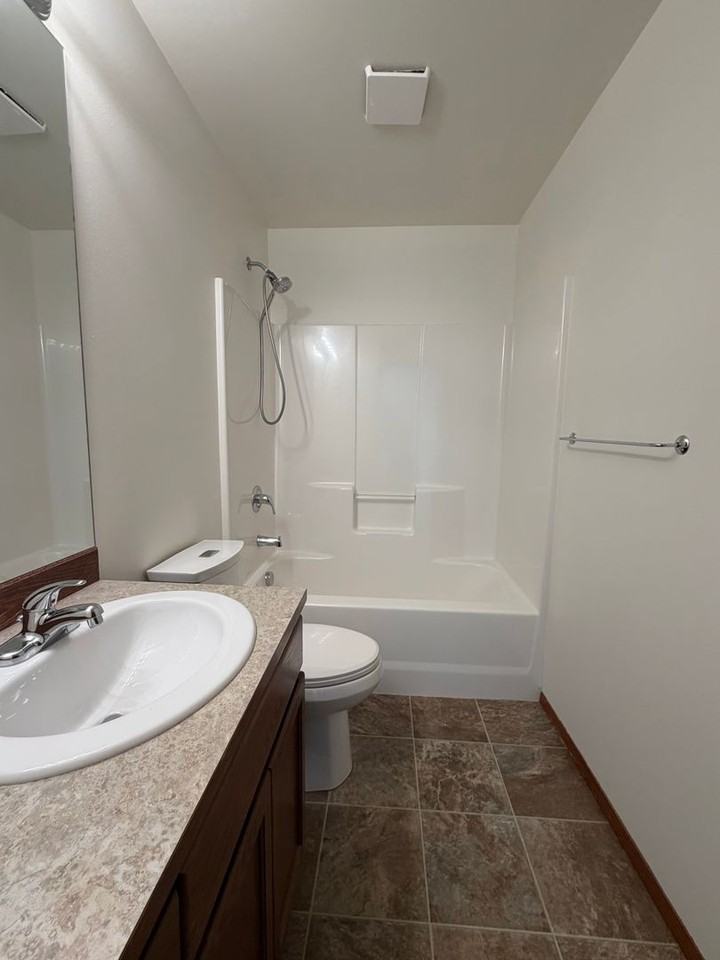 2581 Ne Noble Loop - Photo 7 of 23