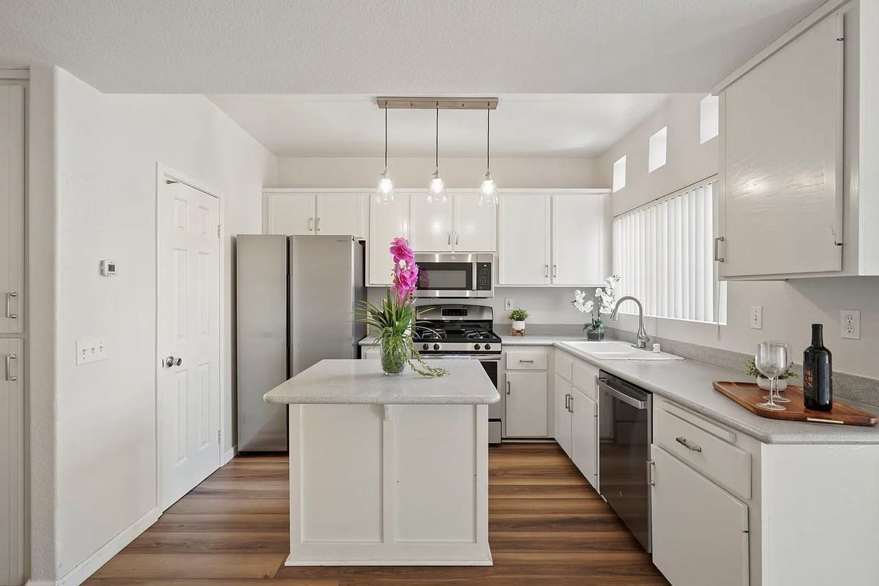 221 Donax Ave #11 - Photo 3 of 37