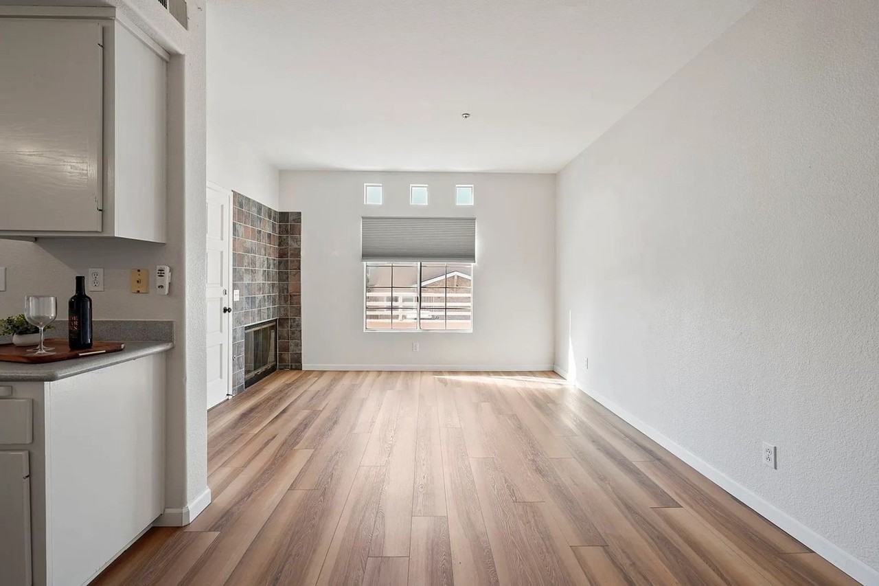 221 Donax Ave #11 - Photo 5 of 37