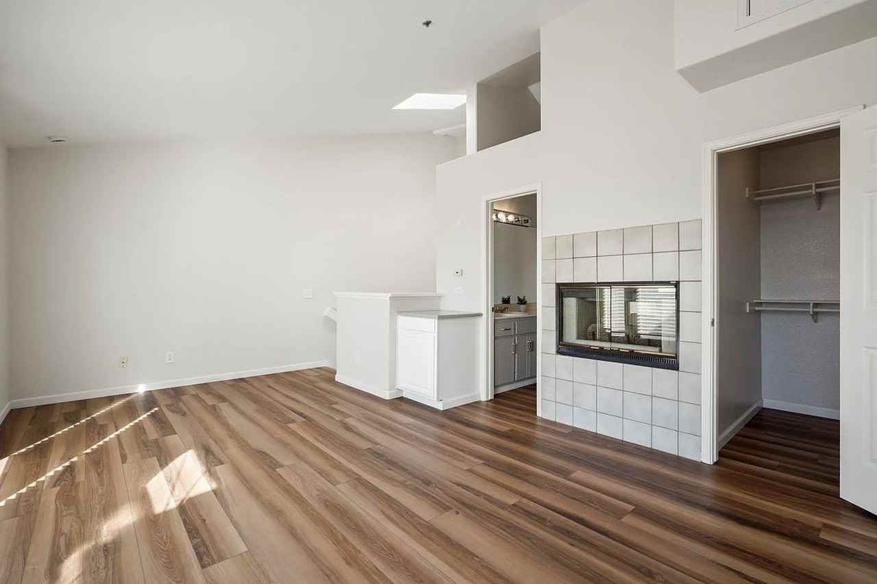 221 Donax Ave #11 - Photo 7 of 37