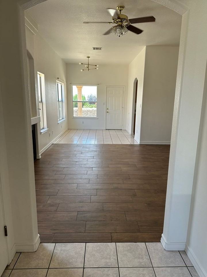 3503 Northpointe Dr - Photo 4 of 49