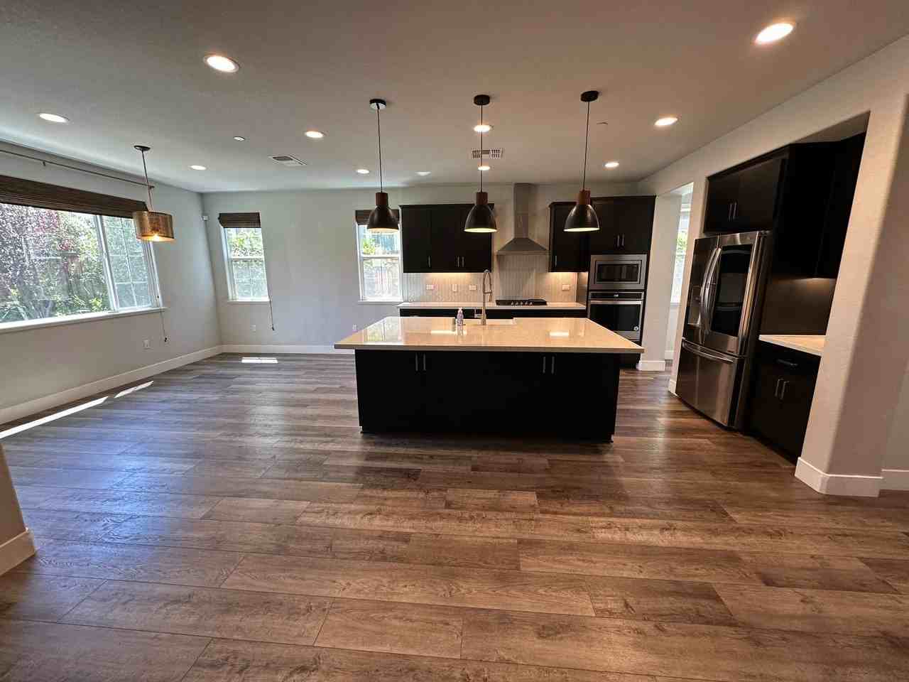 360 W Thurman Ave - Photo 7 of 33