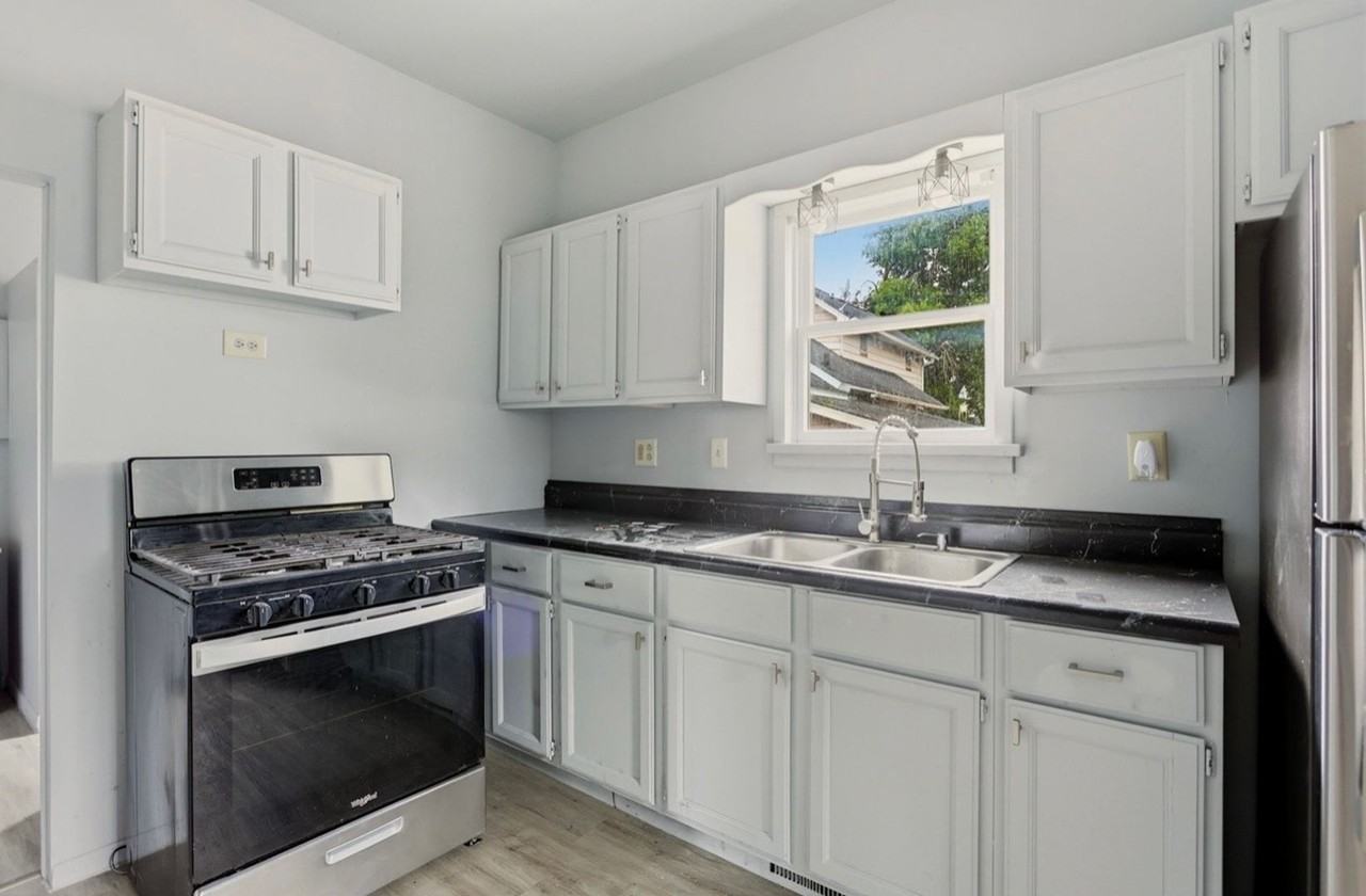 814 Mackinaw St - Photo 7 of 13