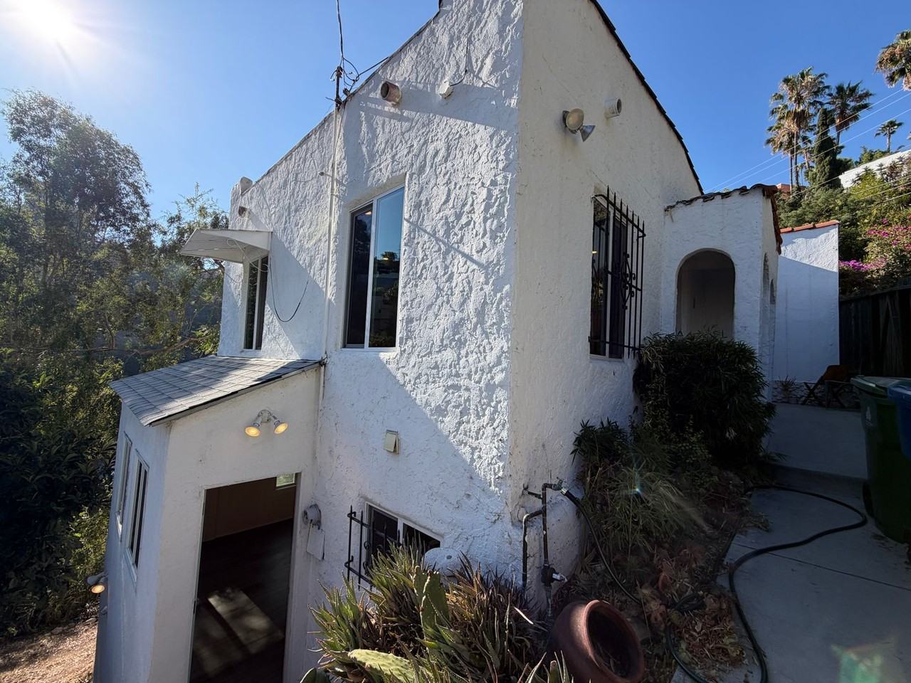 345 Crane Blvd - Photo 2 of 50