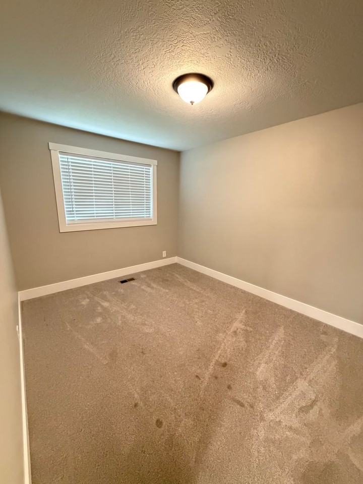 1326 W Carlton St - Photo 5 of 13
