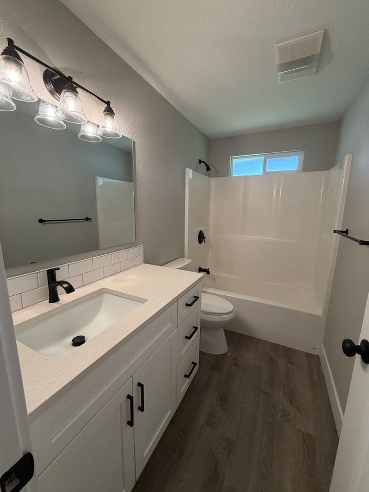 1326 W Carlton St - Photo 7 of 13