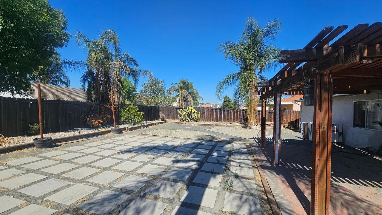 25743 Pelion Rd - Photo 2 of 14