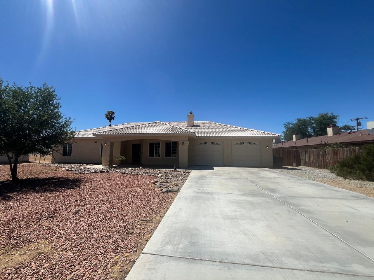 20255 Rimrock Rd - Photo 2 of 21