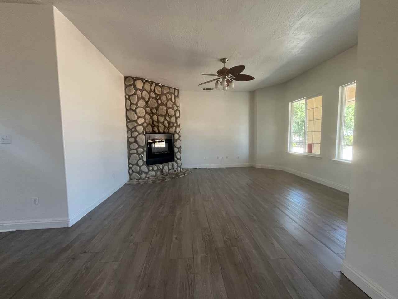 20255 Rimrock Rd - Photo 4 of 21