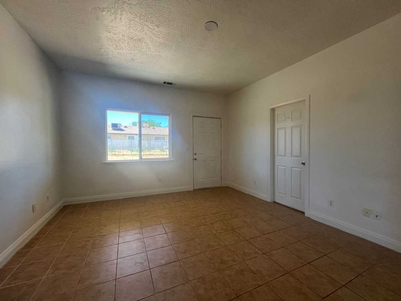 20255 Rimrock Rd - Photo 6 of 21