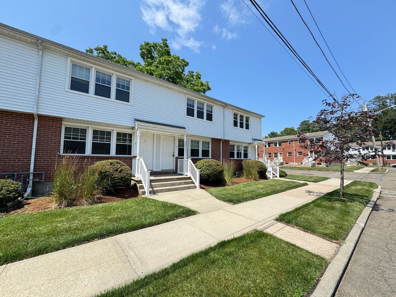 1 Savin Ct - Photo 4 of 24