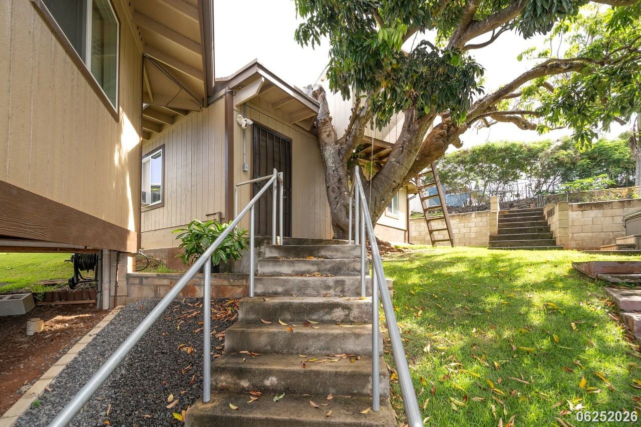 99-1061 Manako Pl #B - Photo 2 of 18