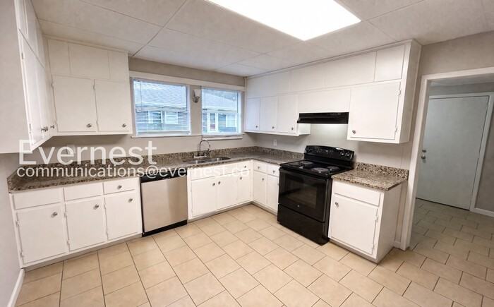 3119 19th St N - Photo 2 of 18