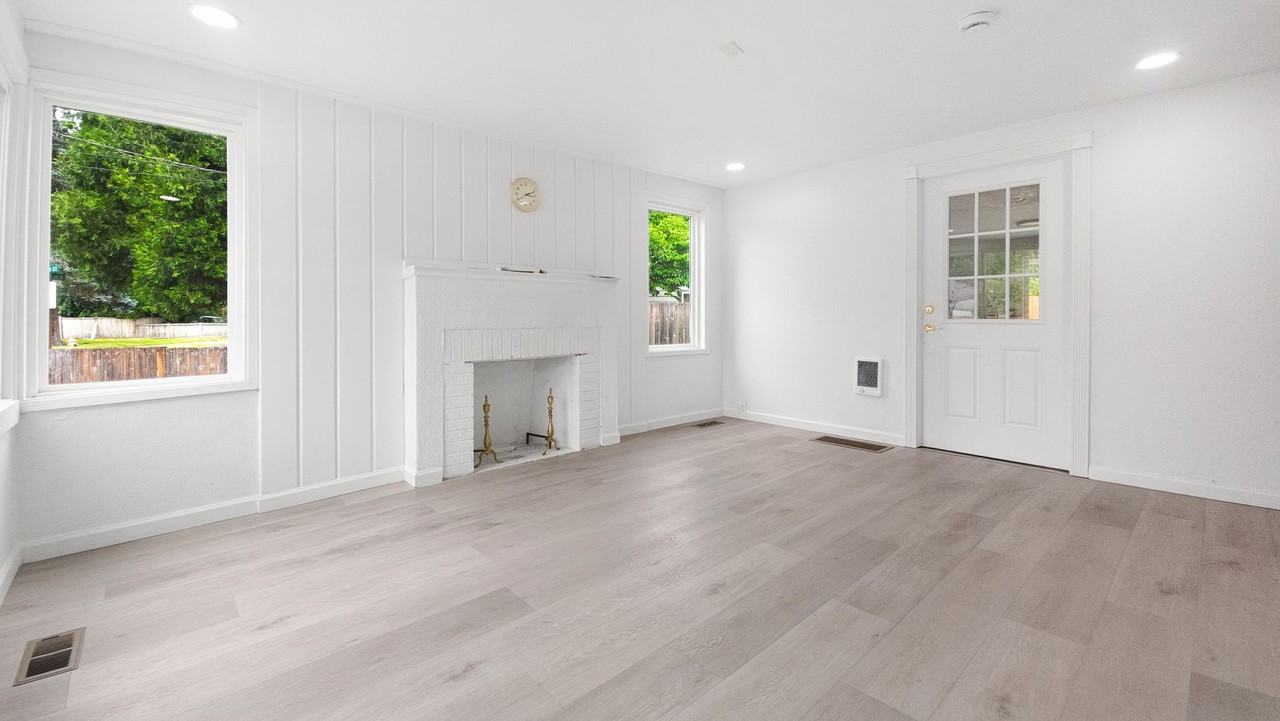 3330 Se 6th St - Photo 5 of 17