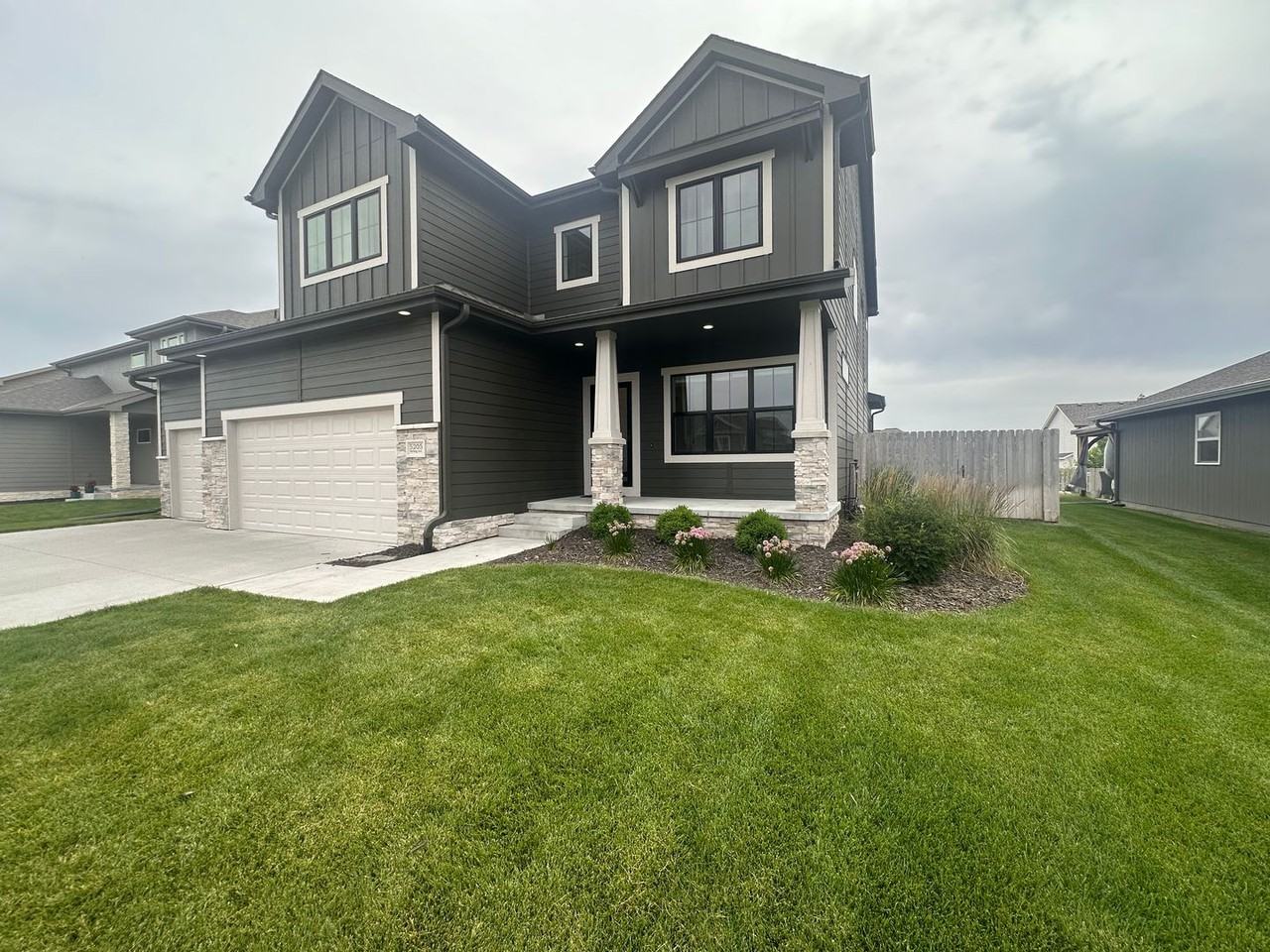 5205 Helwig Ave - Photo 2 of 40