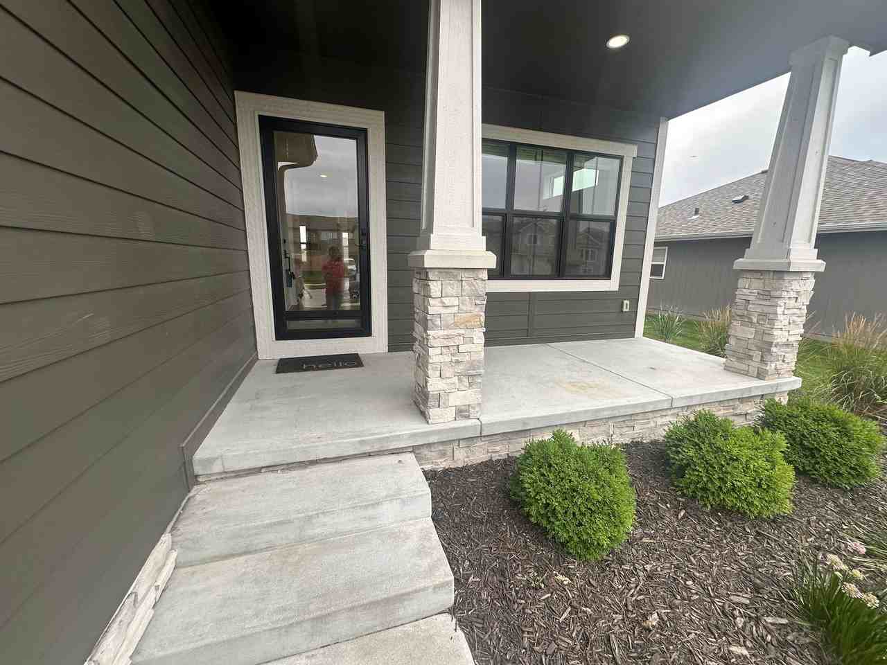 5205 Helwig Ave - Photo 3 of 40