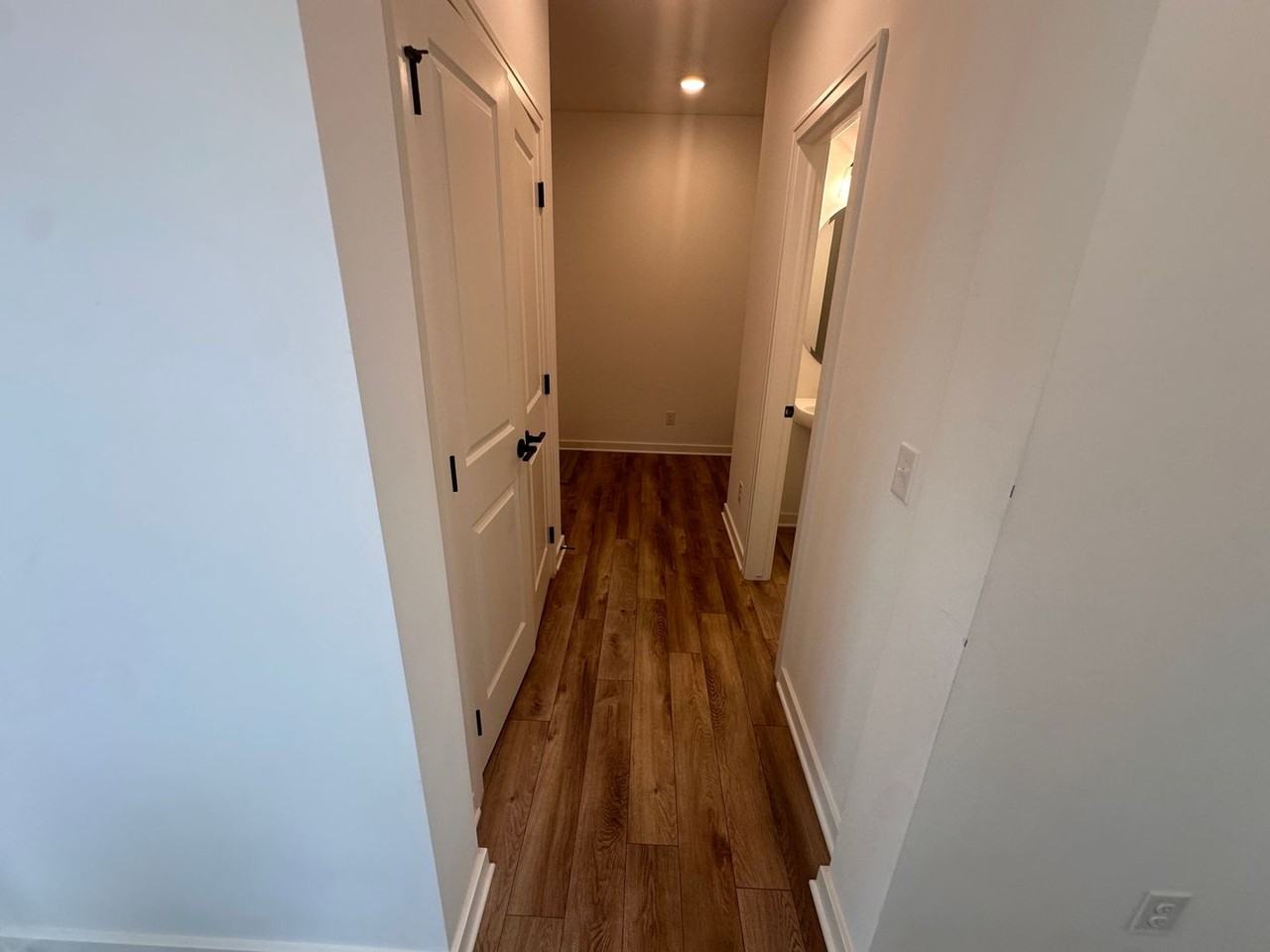 5205 Helwig Ave - Photo 7 of 40