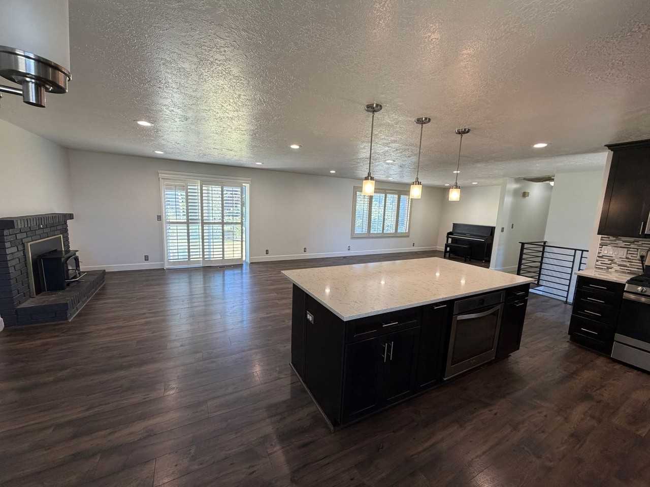 286 Paulette Way - Photo 6 of 32