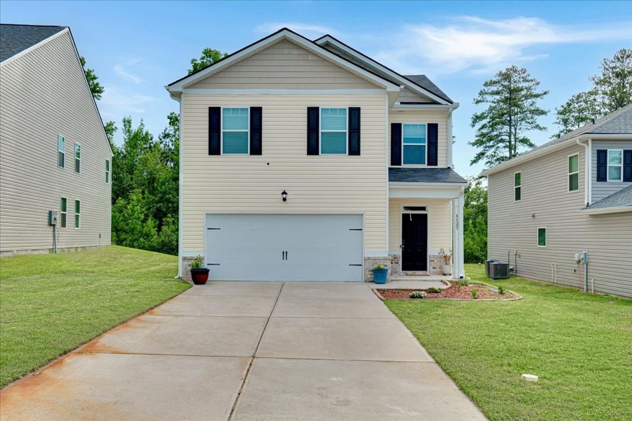 1127 Sims Dr - Photo 2 of 41