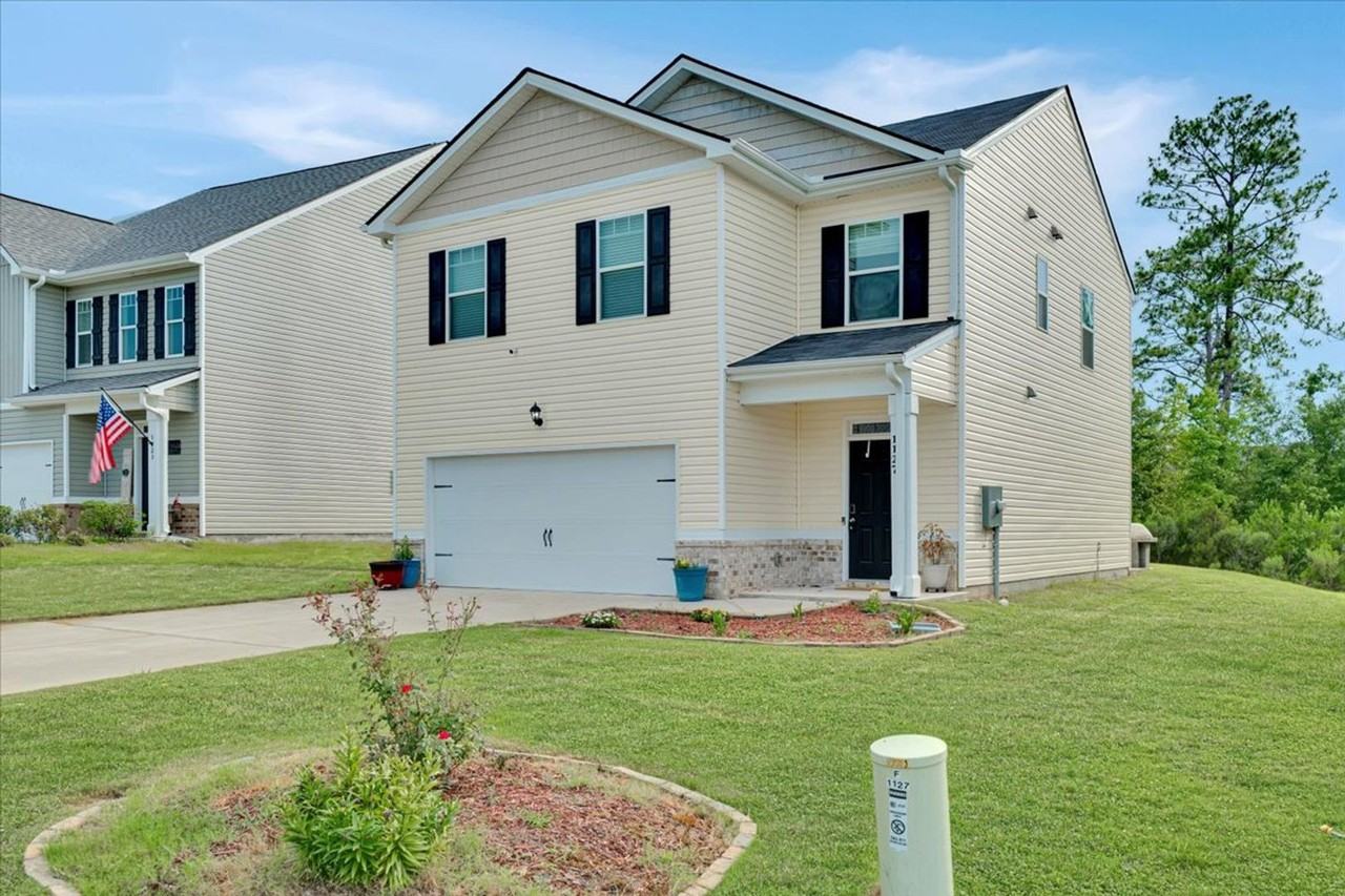 1127 Sims Dr - Photo 4 of 41