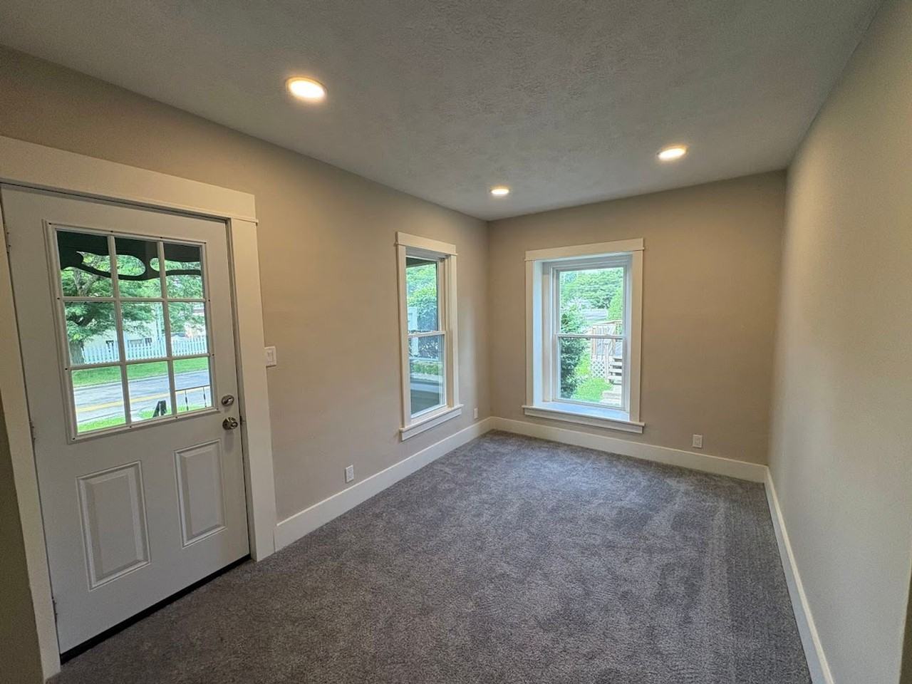 941 Carnegie Ave - Photo 2 of 22
