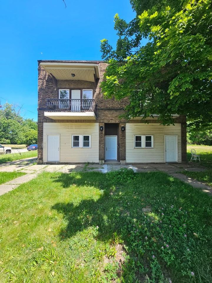 14201 Westropp Ave - Photo 2 of 26