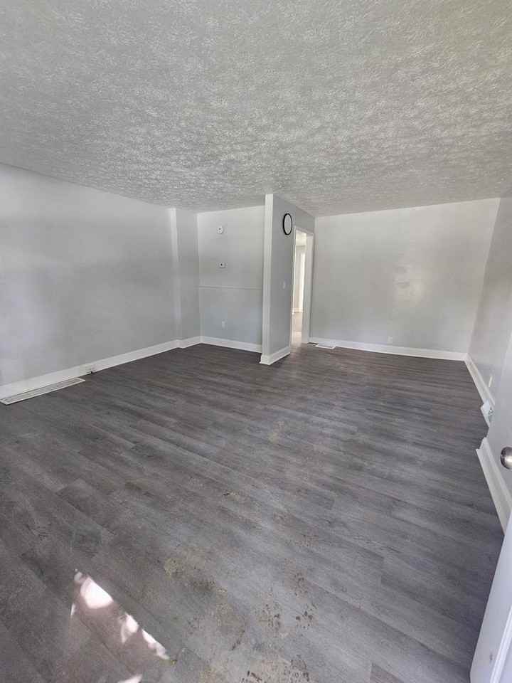 14201 Westropp Ave - Photo 4 of 26