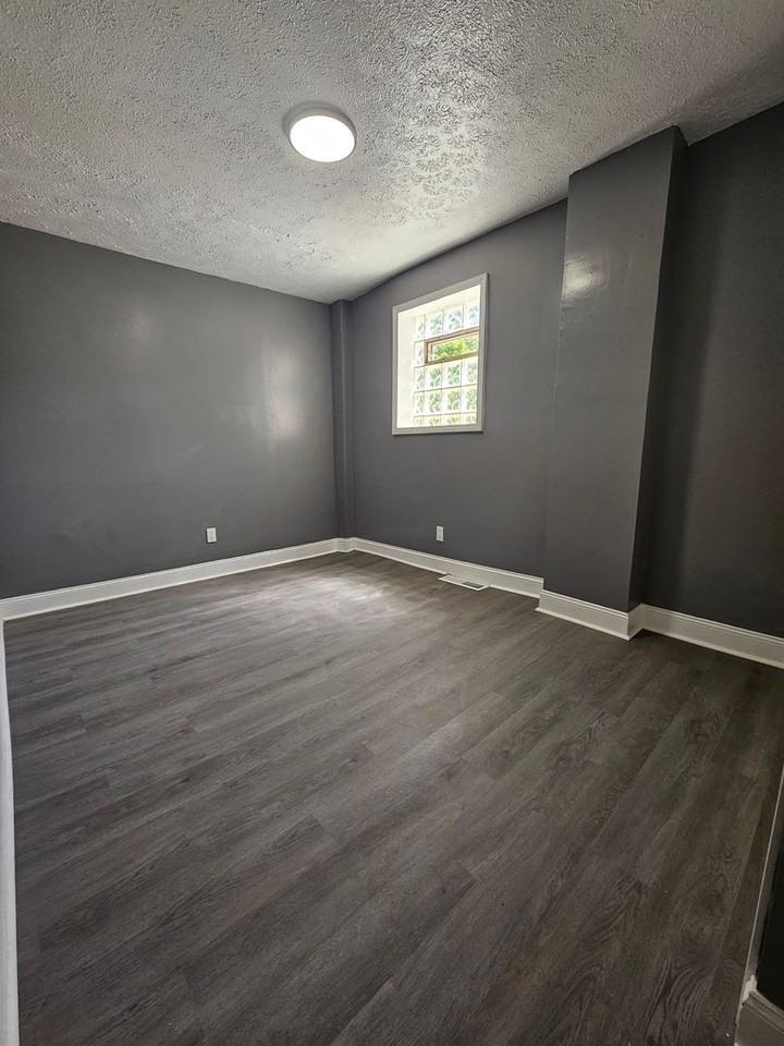 14201 Westropp Ave - Photo 7 of 26