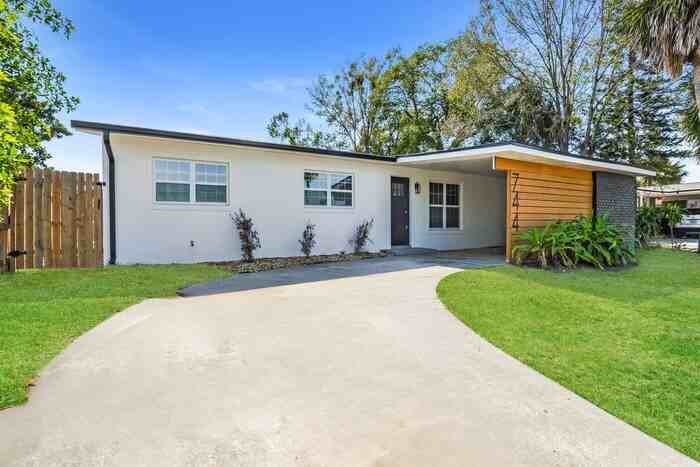 744 Forester Ave - Photo 3 of 19