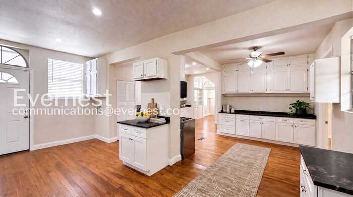 128 E Summit Ave - Photo 4 of 39