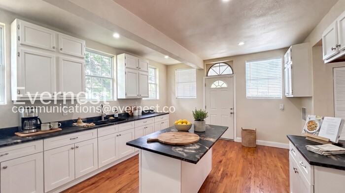 128 E Summit Ave - Photo 5 of 39
