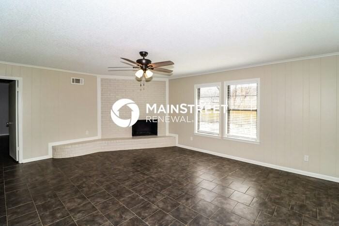 5685 Antwerp Ave W - Photo 4 of 17