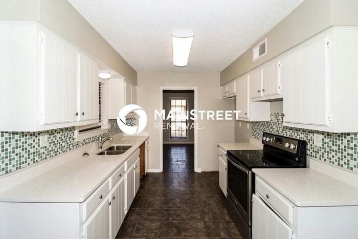 5685 Antwerp Ave W - Photo 6 of 17