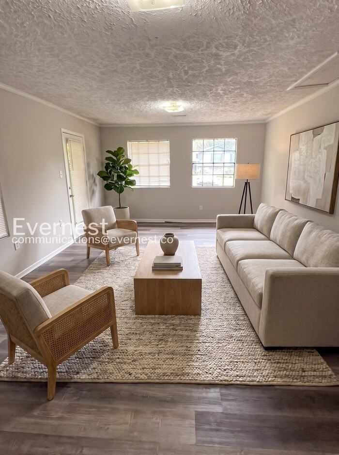 596 Crestmont Ct - Photo 4 of 27