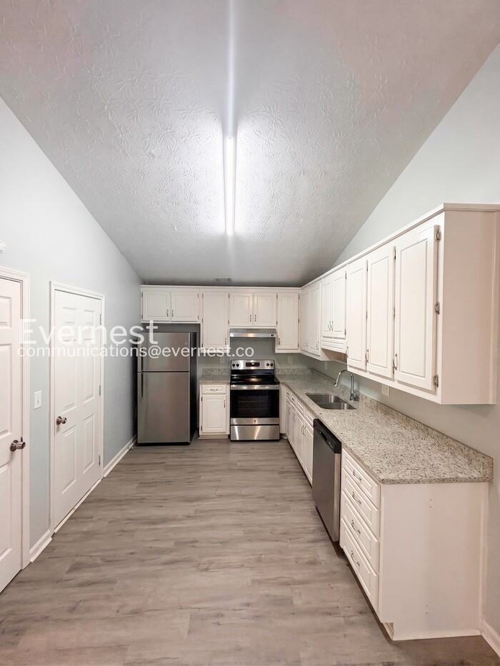 1408 Creek View Dr - Photo 5 of 20