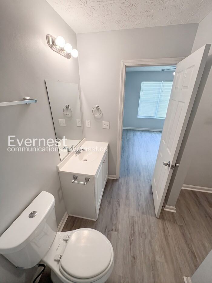 1408 Creek View Dr - Photo 7 of 20