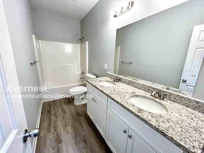 295 Sterling St Se - Photo 5 of 19
