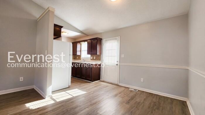 345 Bomar Ln - Photo 7 of 23