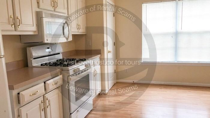 10718 Barberry Dr - Photo 3 of 21