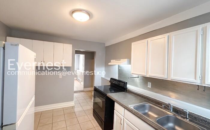 32 Woodlawn Dr #2 - Photo 3 of 19