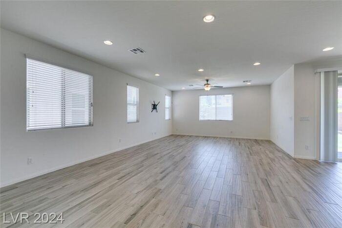 7445 Fleeting Joys Ave - Photo 5 of 47